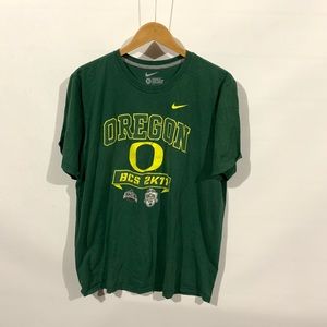 🔥Nike UO athletic t-shirt